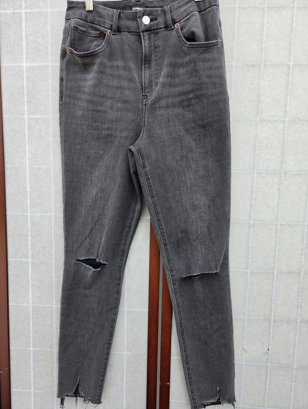 Express Distressed Gray High Rise Skinny Strech Jeans Raw Hem Edgy Streetwear 8M